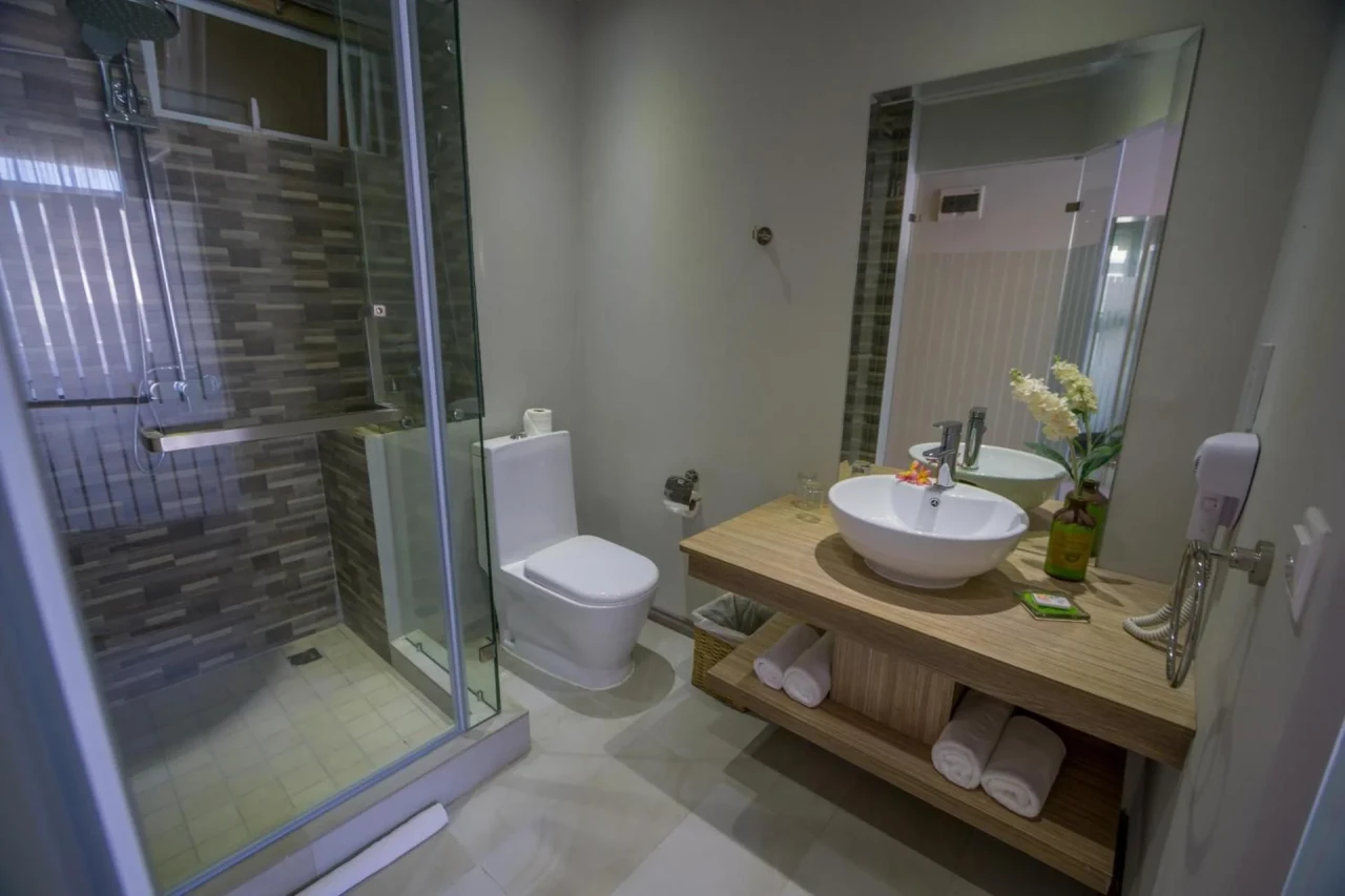 Le Peninsula Bay Beach Resort & Spa